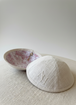 כיפה דיור ורודה