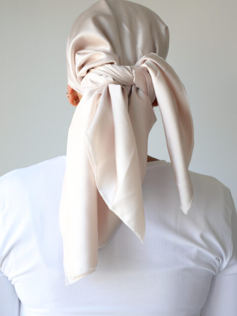 דגם שמנת בהיר קרפ-כיסוי מלא