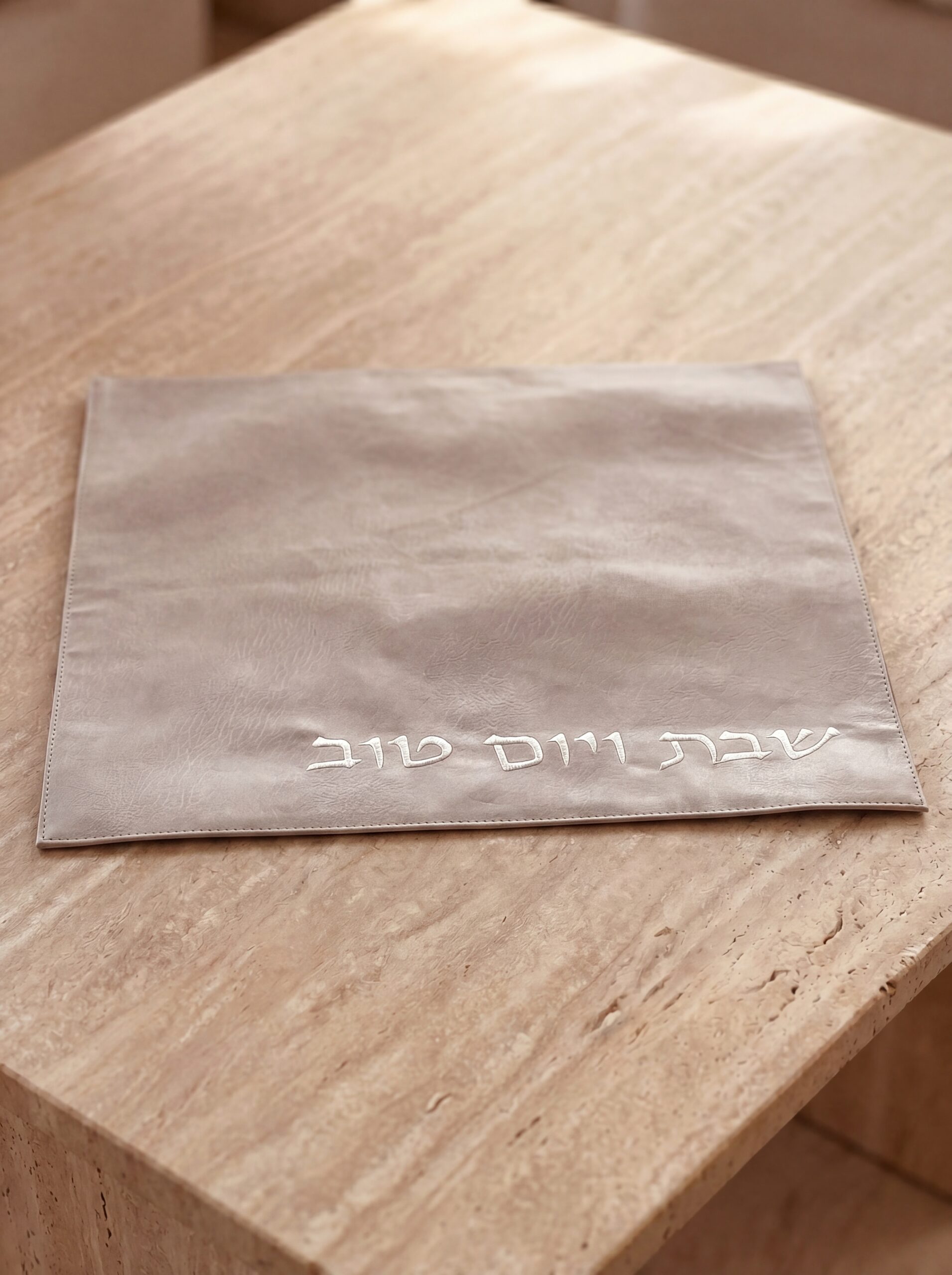 0b0496f5-c84e-4c01-82d9-32f5ef818f93_refined_1778060984845 כיסוי חלה -בז – תמונה 1