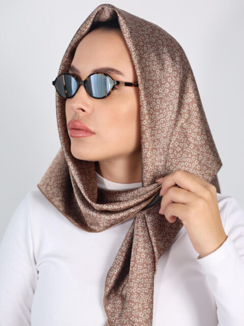 דגם פרחים עדינים חום סטן-כיסוי מלא