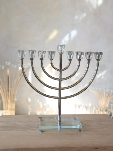 חנוכיה מהודרת- אור הכסף