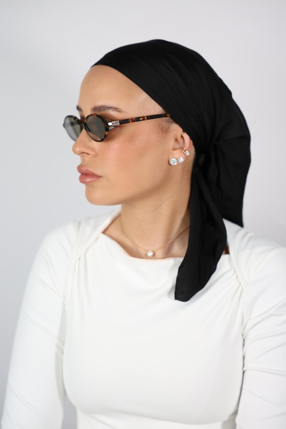 unnamed (33) דגם שחור משי סטן- חצי כיסוי – תמונה 1