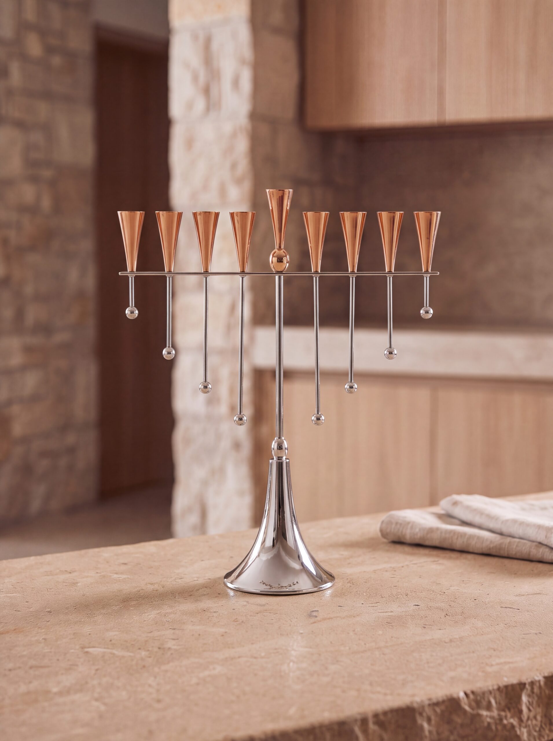 5a40c834-37e6-40f0-8db6-af38a167db16_file חנוכיה מהודרת 41 סמ- דגם 25 – תמונה 1